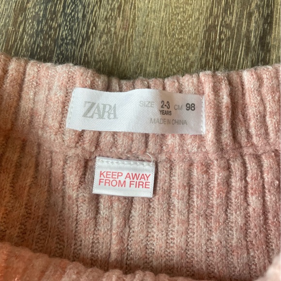 SOLD Zara knit wide leg cropped pants, 2-3 years - Picture 2 of 5